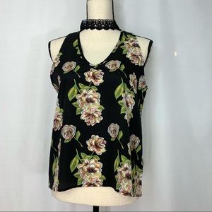 Derek Heart EUC crochet choker neck blouse